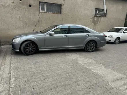 Mercedes-Benz S 500 2006 года за 8 500 000 тг. в Аулиеколь