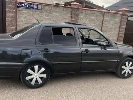 Volkswagen Vento 1993 года за 1 800 000 тг. в Тараз – фото 3