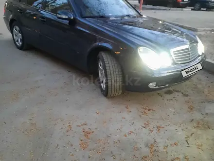 Mercedes-Benz E 240 2003 года за 5 000 000 тг. в Павлодар – фото 5