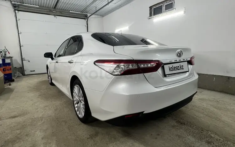 Toyota Camry 2019 года за 14 500 000 тг. в Кульсары