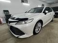 Toyota Camry 2019 года за 14 500 000 тг. в Кульсары – фото 2