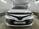 Toyota Camry 2019 года за 14 500 000 тг. в Кульсары – фото 3