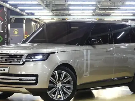 Land Rover Range Rover 2022 года за 72 000 000 тг. в Алматы – фото 2