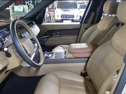Land Rover Range Rover 2022 года за 72 000 000 тг. в Алматы – фото 7