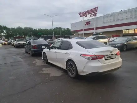 Toyota Camry 2018 года за 9 500 000 тг. в Астана – фото 3