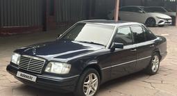 Mercedes-Benz E 280 1993 года за 2 450 000 тг. в Алматы – фото 3