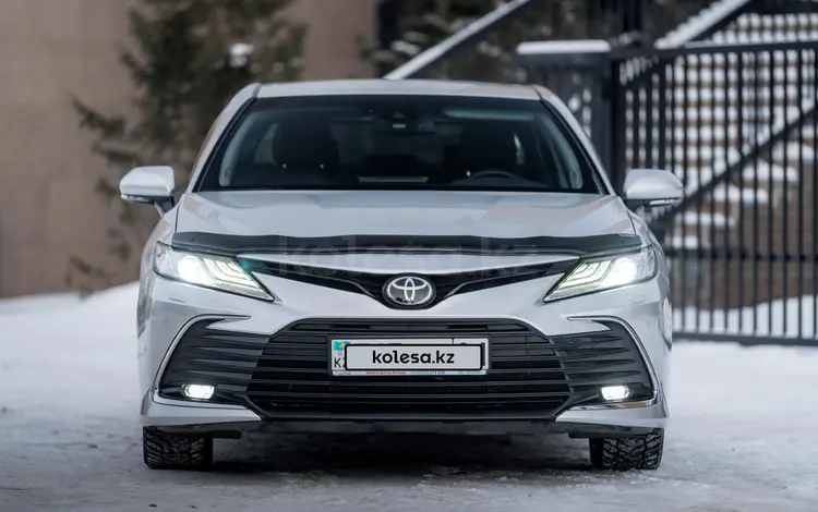 Toyota Camry 2021 года за 18 200 000 тг. в Астана