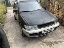 Mitsubishi Space Wagon, 1993