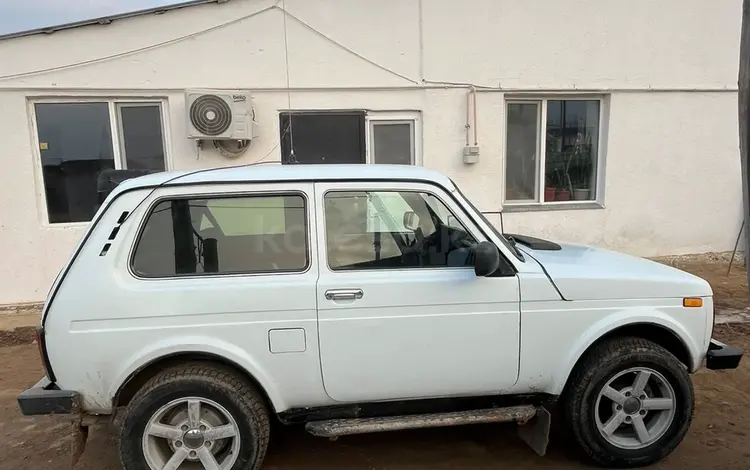 ВАЗ (Lada) Lada 2121 2013 годаfor2 500 000 тг. в Атырау