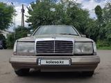 Mercedes-Benz E 260 1991 года за 650 000 тг. в Алматы