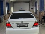 Toyota Camry 2004 года за 5 000 000 тг. в Тараз – фото 2