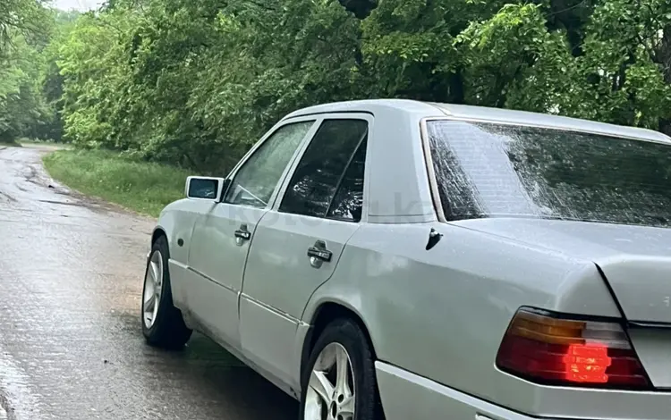 Mercedes-Benz E 230 1990 годаүшін900 000 тг. в Алматы