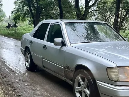 Mercedes-Benz E 230 1990 года за 900 000 тг. в Алматы – фото 5