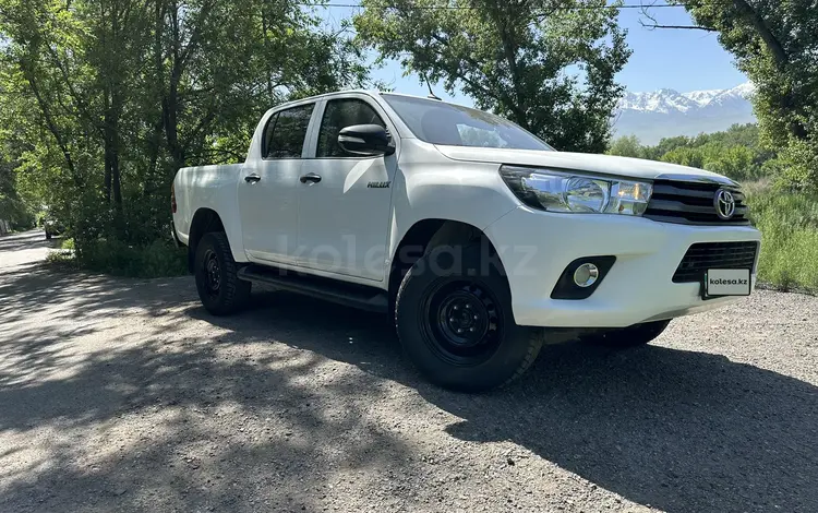 Toyota Hilux 2017 года за 13 500 000 тг. в Алматы