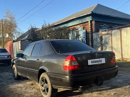 Mercedes-Benz C 180 1995 года за 1 450 000 тг. в Петропавловск – фото 3