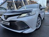 Toyota Camry 2018 года за 13 500 000 тг. в Алматы – фото 3
