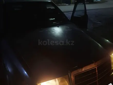 Mercedes-Benz E 220 1993 года за 800 000 тг. в Талдыкорган – фото 3