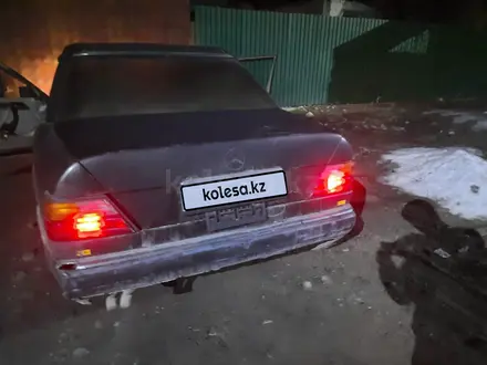 Mercedes-Benz E 220 1993 года за 800 000 тг. в Талдыкорган – фото 6