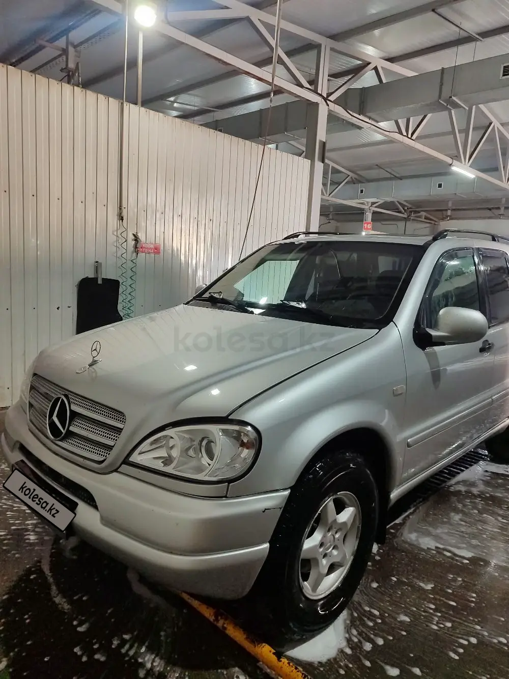 Mercedes-Benz M-Class, 2001