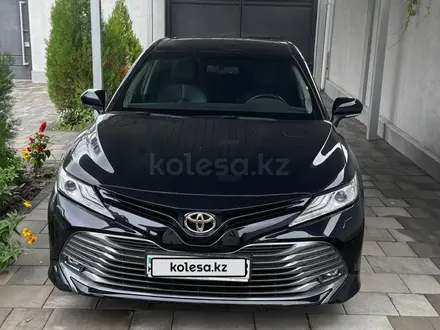 Toyota Camry 2019 года за 15 300 000 тг. в Тараз – фото 3