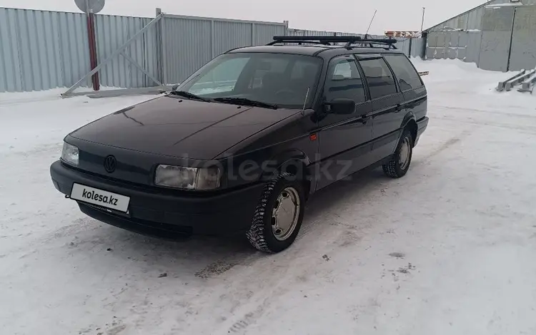 Volkswagen Passat 1990 годаfor1 950 000 тг. в Астана