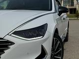 Hyundai Sonata 2023 года за 12 700 000 тг. в Усть-Каменогорск – фото 3