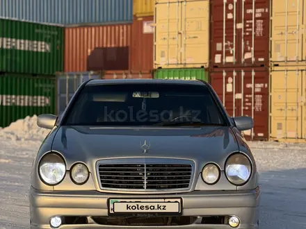 Mercedes-Benz E 55 AMG 1996 года за 5 000 000 тг. в Караганда – фото 2