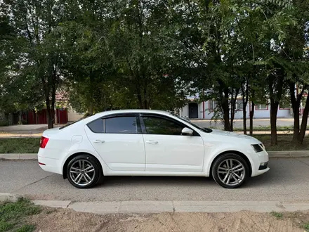 Skoda Octavia 2020 года за 8 300 000 тг. в Уральск – фото 11