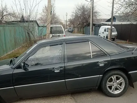 Mercedes-Benz E 230 1992 года за 2 500 000 тг. в Алматы