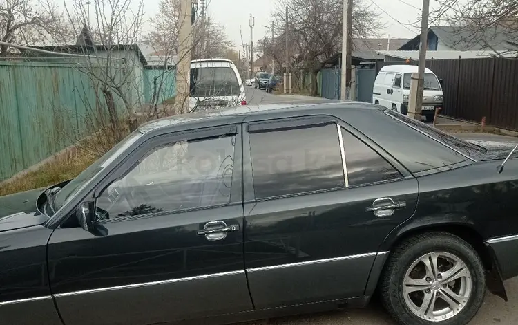 Mercedes-Benz E 230 1992 года за 2 500 000 тг. в Алматы