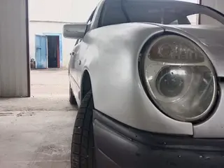 Mercedes-Benz E 280