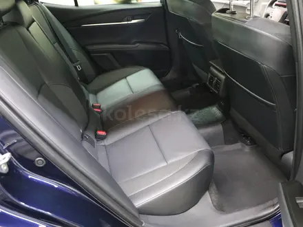 Toyota Camry Prestige 2025 года за 18 490 000 тг. в Астана – фото 7