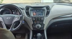 Hyundai Santa Fe 2018 годаүшін6 500 000 тг. в Уральск – фото 4