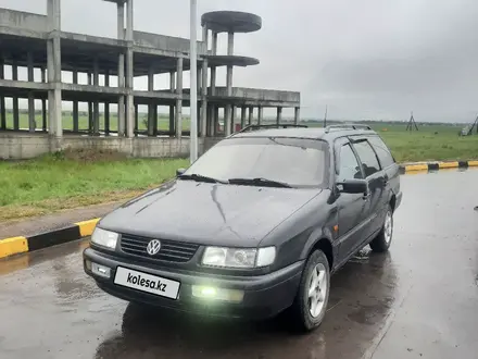 Volkswagen Passat 1994 года за 2 450 000 тг. в Тараз