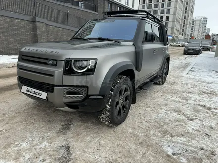 Land Rover Defender 2023 года за 65 000 000 тг. в Астана