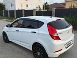 Hyundai Solaris 2014 года за 4 500 000 тг. в Атырау – фото 4