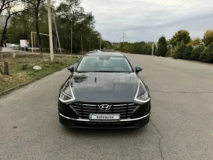 Hyundai Sonata 2021 года за 10 500 000 тг. в Алматы – фото 2