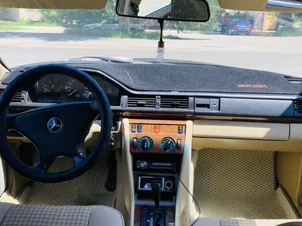 Mercedes-Benz E 260 1991 года за 1 050 000 тг. в Тараз – фото 5