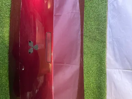 Крышка багажника митсубиси галант за 35 000 тг. в Караганда – фото 2