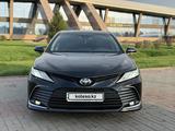 Toyota Camry 2021 года за 18 500 000 тг. в Алматы – фото 3