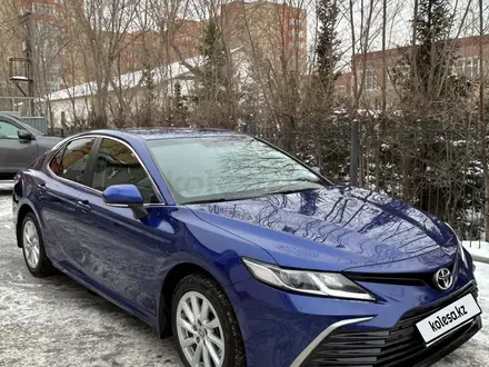 Toyota Camry 2021 года за 13 000 000 тг. в Астана