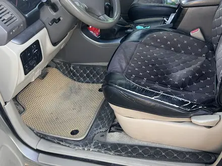 Toyota Land Cruiser Prado 2005 года за 10 000 000 тг. в Актобе – фото 9