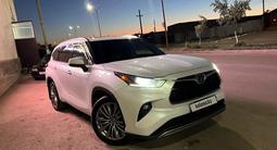 Toyota Highlander 2021 года за 27 500 000 тг. в Астана