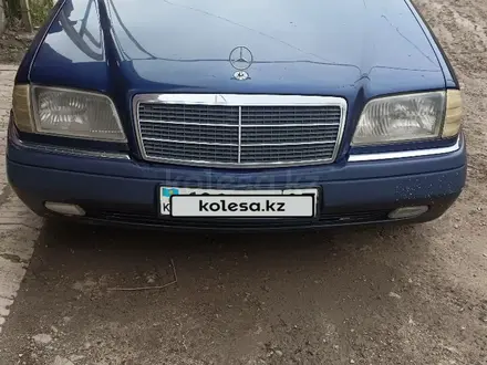 Mercedes-Benz C 200 1995 года за 2 050 000 тг. в Каскелен – фото 2