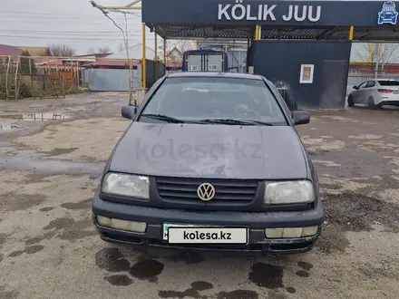 Volkswagen Vento 1992 года за 900 000 тг. в Алматы