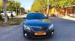 Toyota Camry 2010 года за 5 900 000 тг. в Атырау – фото 2