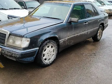 Mercedes-Benz E 200 1993 года за 1 000 000 тг. в Астана