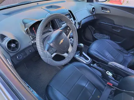 Chevrolet Aveo 2013 года за 2 400 000 тг. в Актобе – фото 8