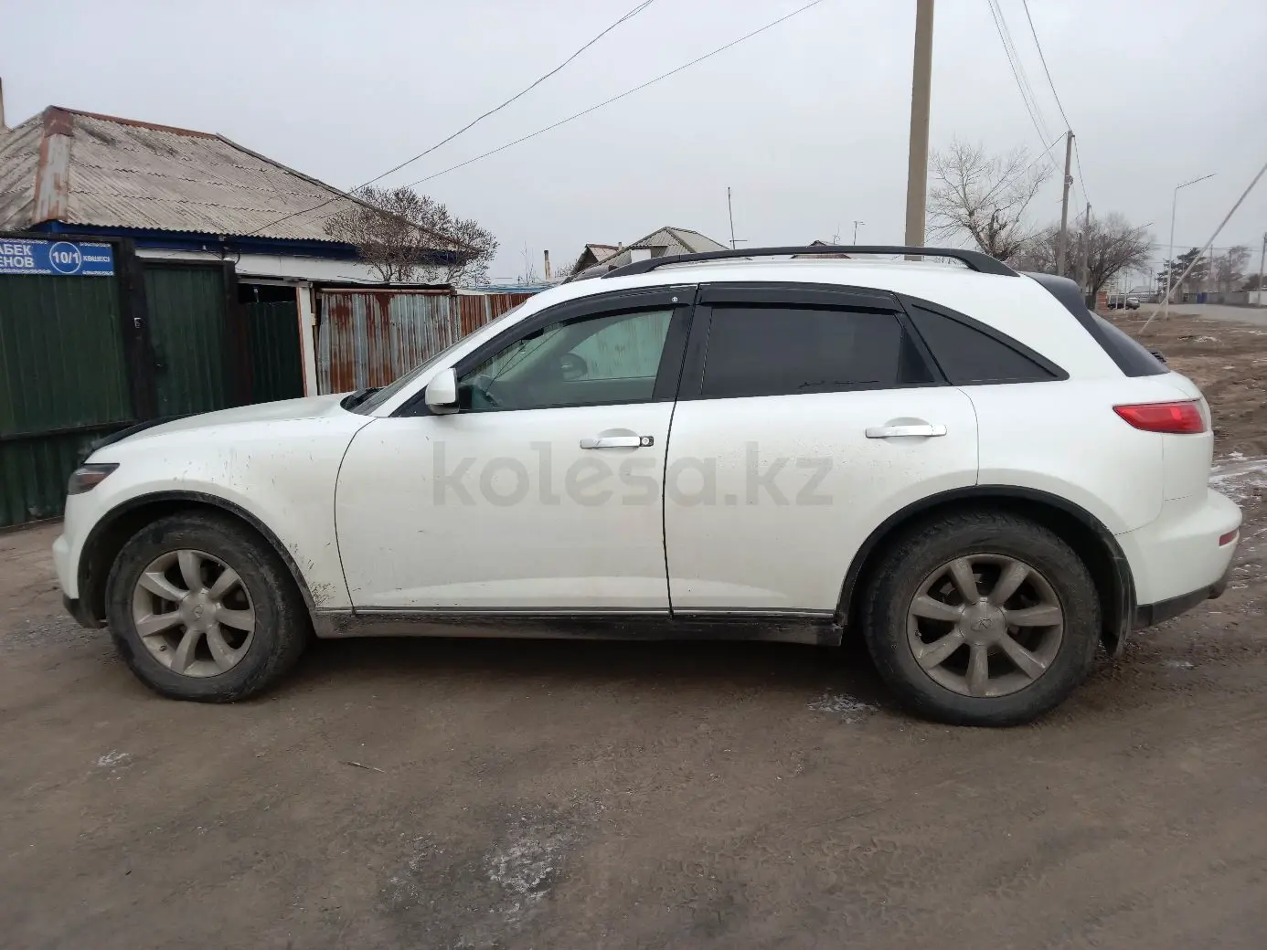 Infiniti FX35, 2005