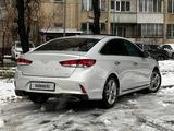 Hyundai Sonata 2018 года за 9 790 000 тг. в Алматы – фото 4